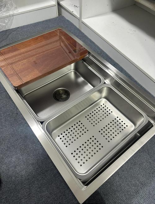不锈钢本色水槽:越用越亮的健康之选 不锈钢水槽